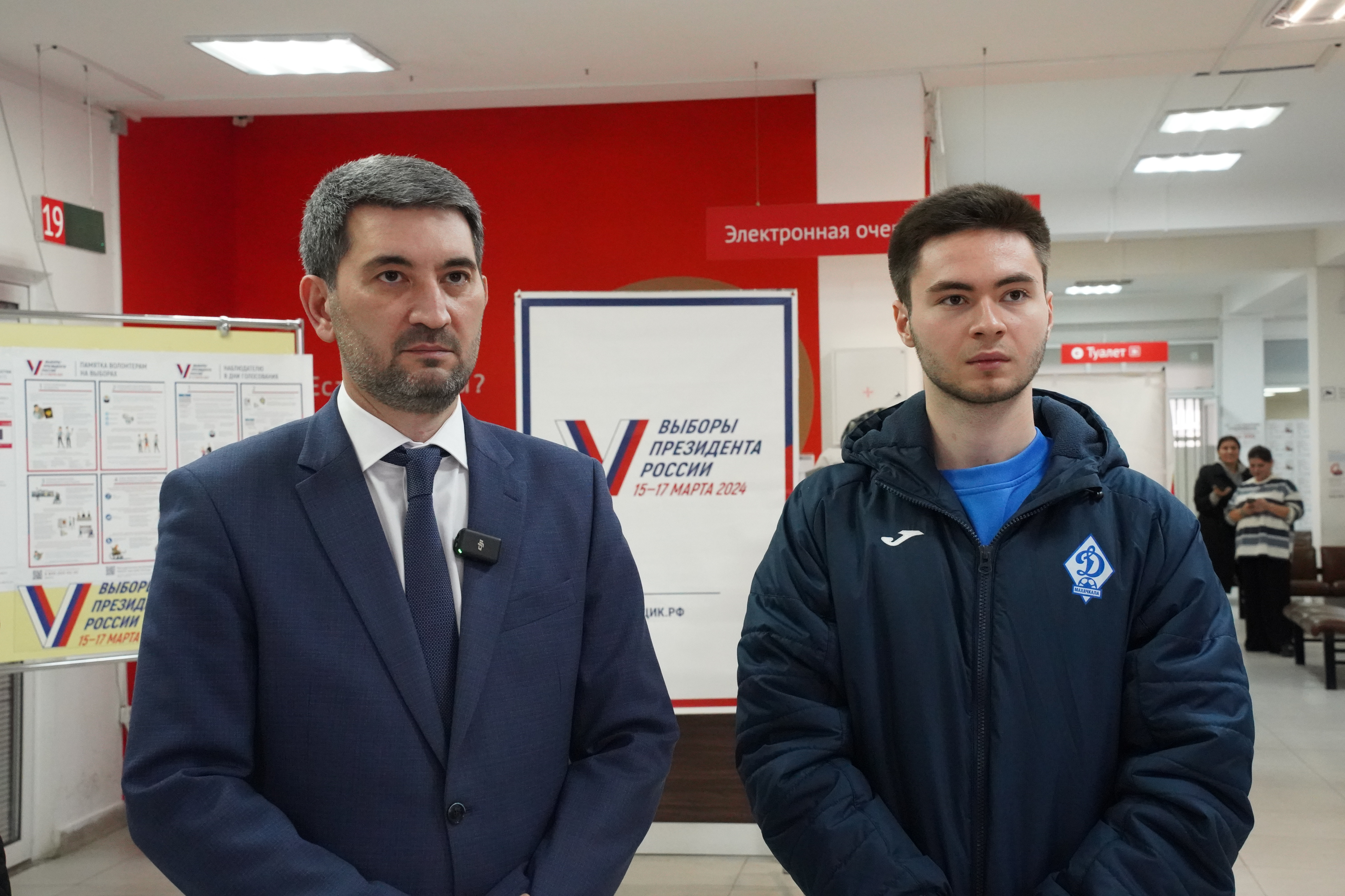 Выбор сделан. Глава Минэнерго Дагестана вместе с сыном принял участие в голосовании
