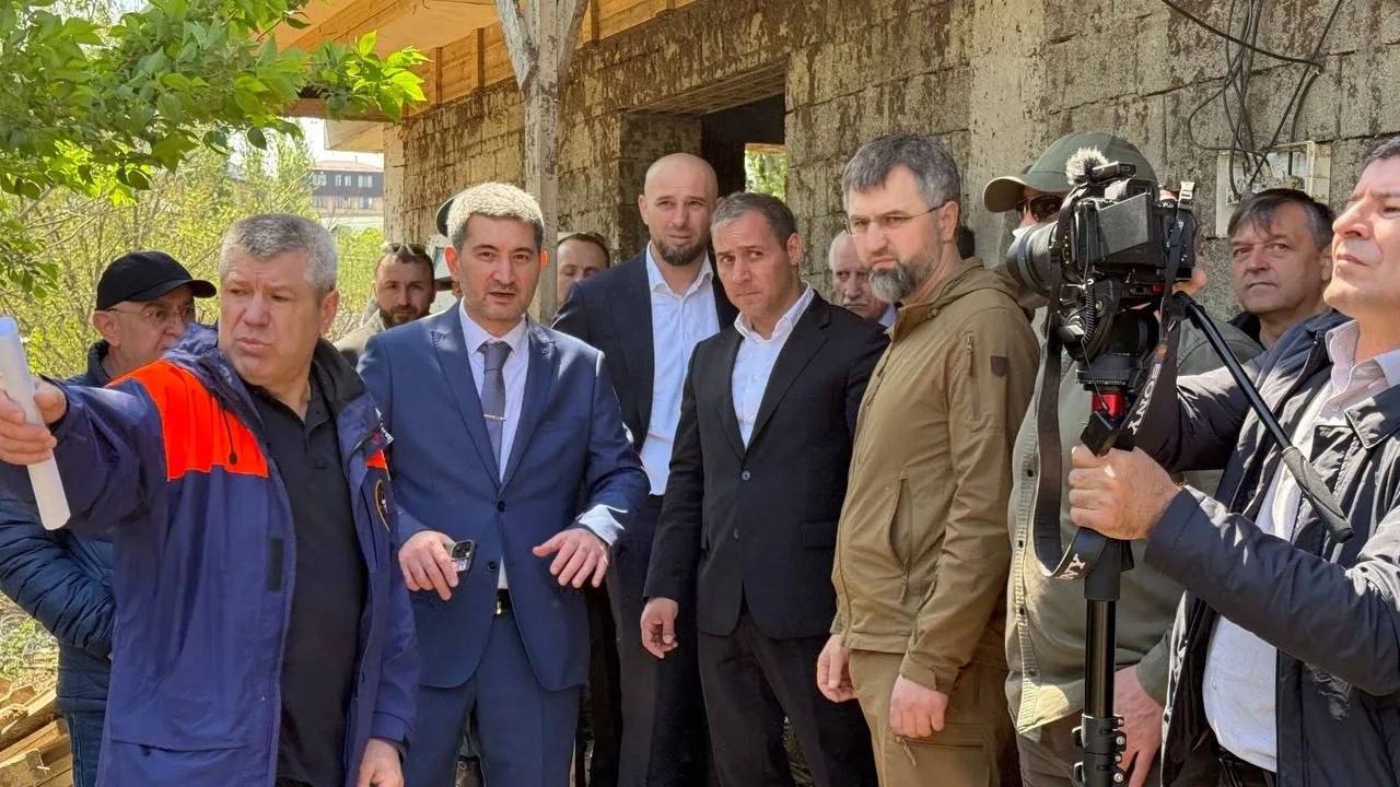 Русло реки Тарнаирки в Махачкале расчищают после прошедших паводков