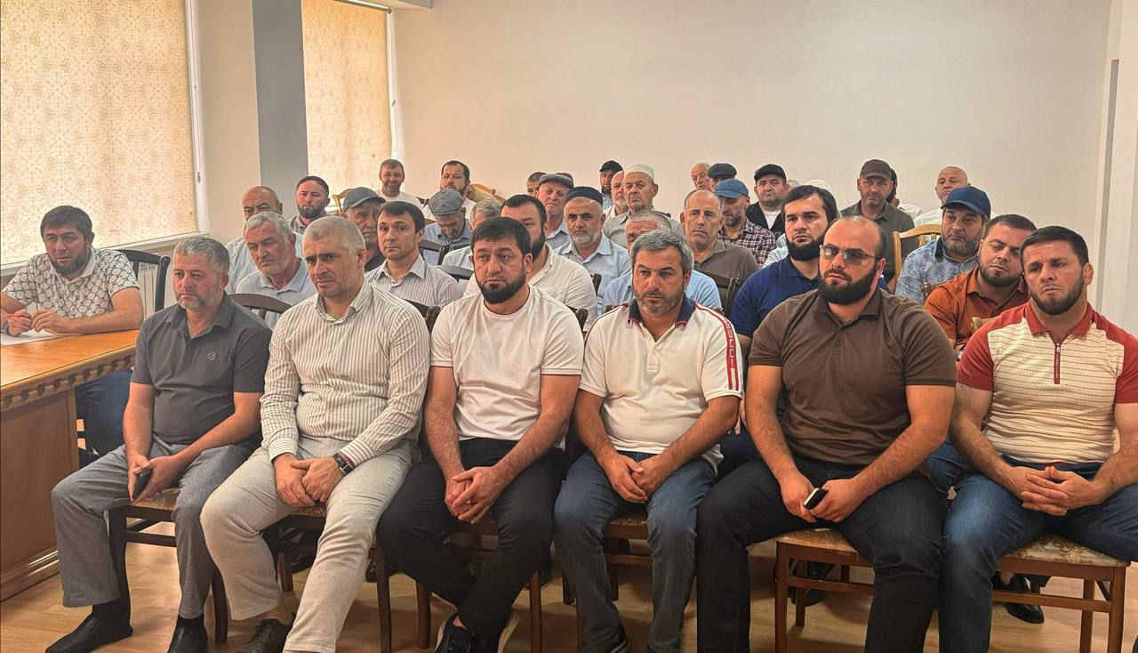 Под руководством заместителя министра энергетики и тарифов Республики Дагестан Раджаба Набиева прошло рабочее совещание в Унцукульском районе