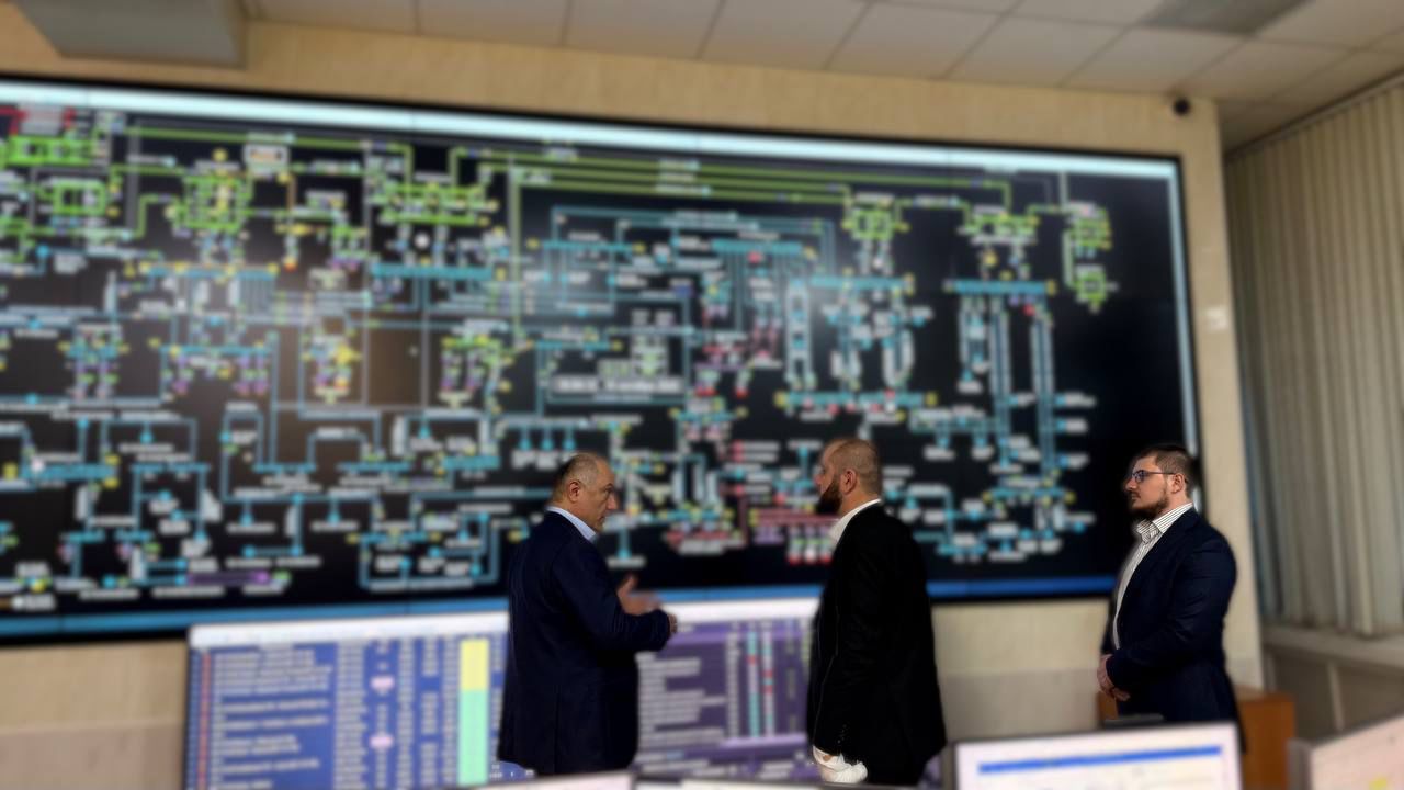 Участник СВО Магомедрасул Магомедов в рамках стажировки в Минэнерго Дагестана ознакомился с работой ключевых энергетических объектов республики