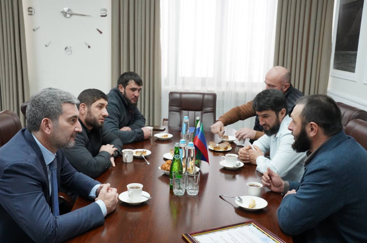 Энергетикам Дагестана вручены благодарности за профессионализм и добросовестный труд