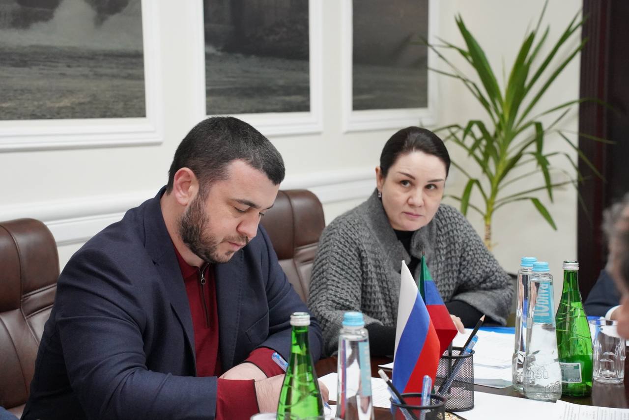 По поручению Главы Республики Дагестан Сергея Меликова в Минэнерго прошло совещание по обеспечению надёжного газоснабжения микрорайона «Южный» в Дербенте
