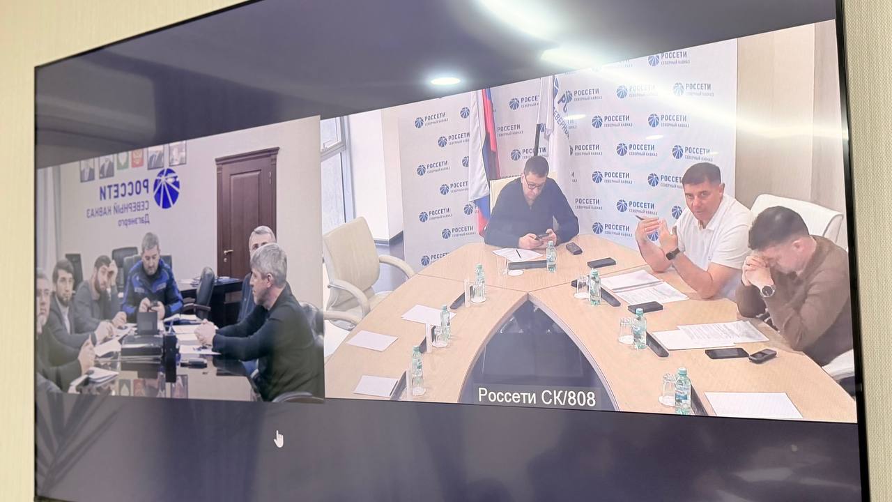 В данный момент в «Дагэнерго» проходит заседание штаба по восстановлению электроснабжения